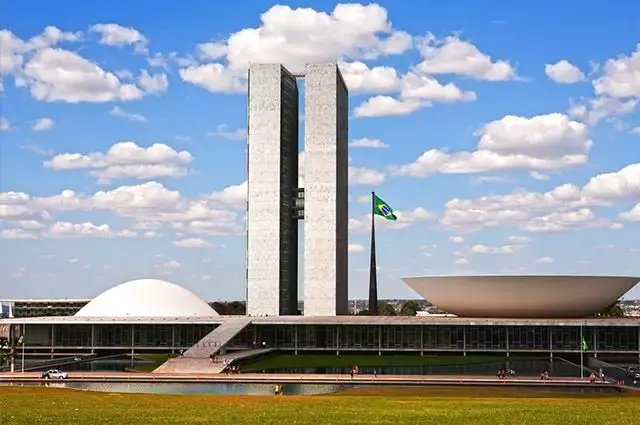 Brasília, Praça dos Três Poderes...