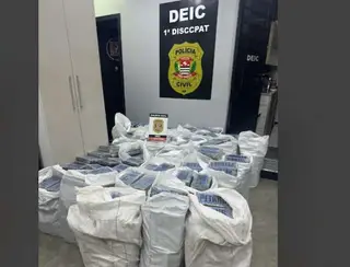 Carga de cocaína avaliada em meio bilhão de reais é apreendida no litoral de SP