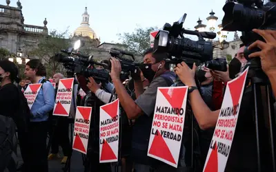 Jornalistas protestam por homicídio de repórter e criador de conteúdo no México