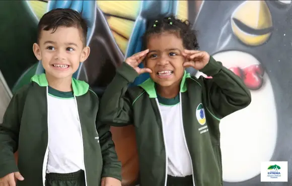 Educação de Extrema investe mais de R$ 2 milhões em uniformes escolares